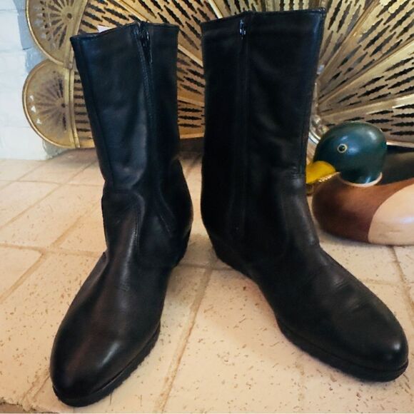 Vintage Inouk women's boots black leather inside zipper fur lined 8 - Picture 1 of 12